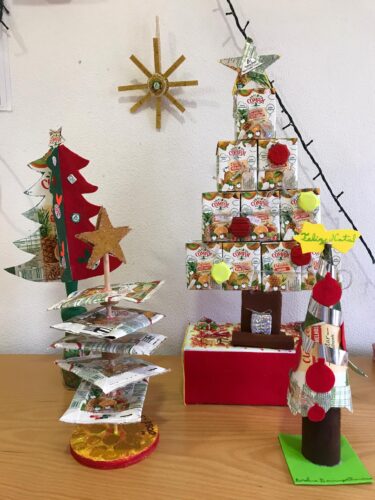As nossas árvores de Natal construídas com os diversos materiais.